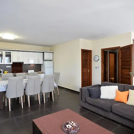 Family Deluxe Apartment Eger